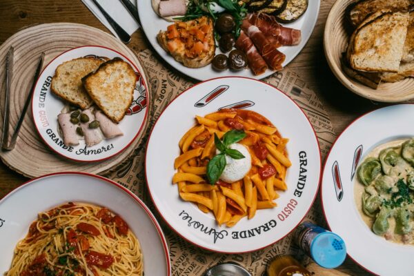 ’Osteria bringt gemeinsam mit Gmundner Keramik erste Tableware-Kollektion auf den Markt